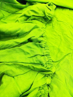 160×200 Palags ar gumiju by Adorn Home (gaiši zaļš)/ 100% kokvilna - Image 3