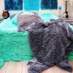 220×240  Pūkains gultas pārklājs/pleds (gaiši tirkīza)