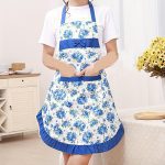 Priekšauts ar ziedu rakstu (zils)