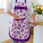 Priekšauts ar ziedu rakstu