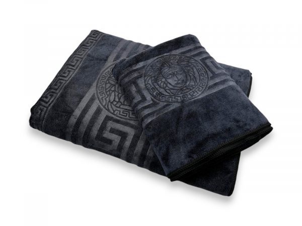 Luks klases vannas dvielis ar Versace simboliku Dark Grey 50×90 cm (vidēja lieluma) - Image 3