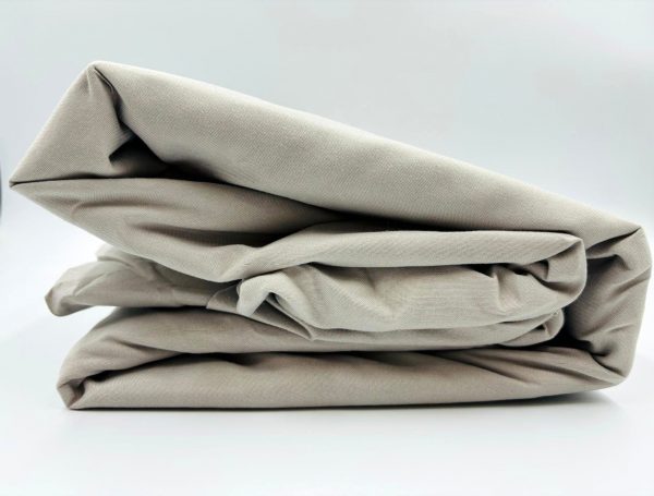 200×220 Palags ar gumiju by Mylano Exclusive Collection /100% KOKVILNA SATĪNS (gaiši pelēcīgi bēšs) - Image 1