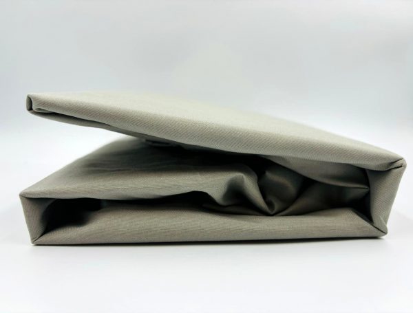 200×220 Palags ar gumiju by Mylano Exclusive Collection /100% KOKVILNA SATĪNS (pelēcīgi bēšs) - Image 1