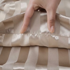 Satīna spilvendrānas ar svītru rakstu 50×70, gaiši bēšs - Image 4