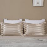 Satīna spilvendrānas ar svītru rakstu 50×70, gaiši bēšs