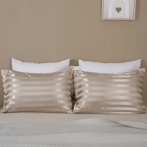 Satīna spilvendrānas ar svītru rakstu 50×70, gaiši bēšs