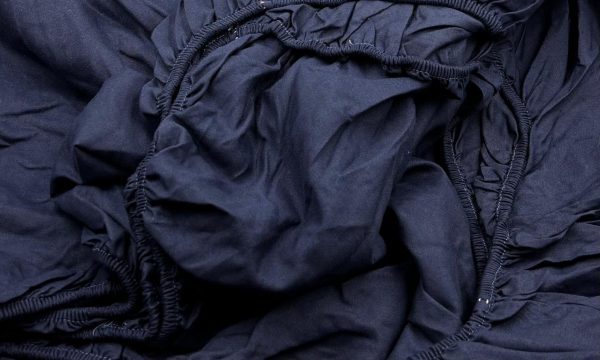 160×200 Palags ar gumiju by Mylano Exclusive Collection /100% kokvilna satīns (tumši zils) - Image 2