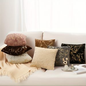 Pūkaina dekoratīva spilvendrāna "Pelēks Marmors" 43×43 cm - Image 2