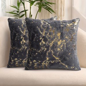 Pūkaina dekoratīva spilvendrāna "Pelēks Marmors" 43×43 cm