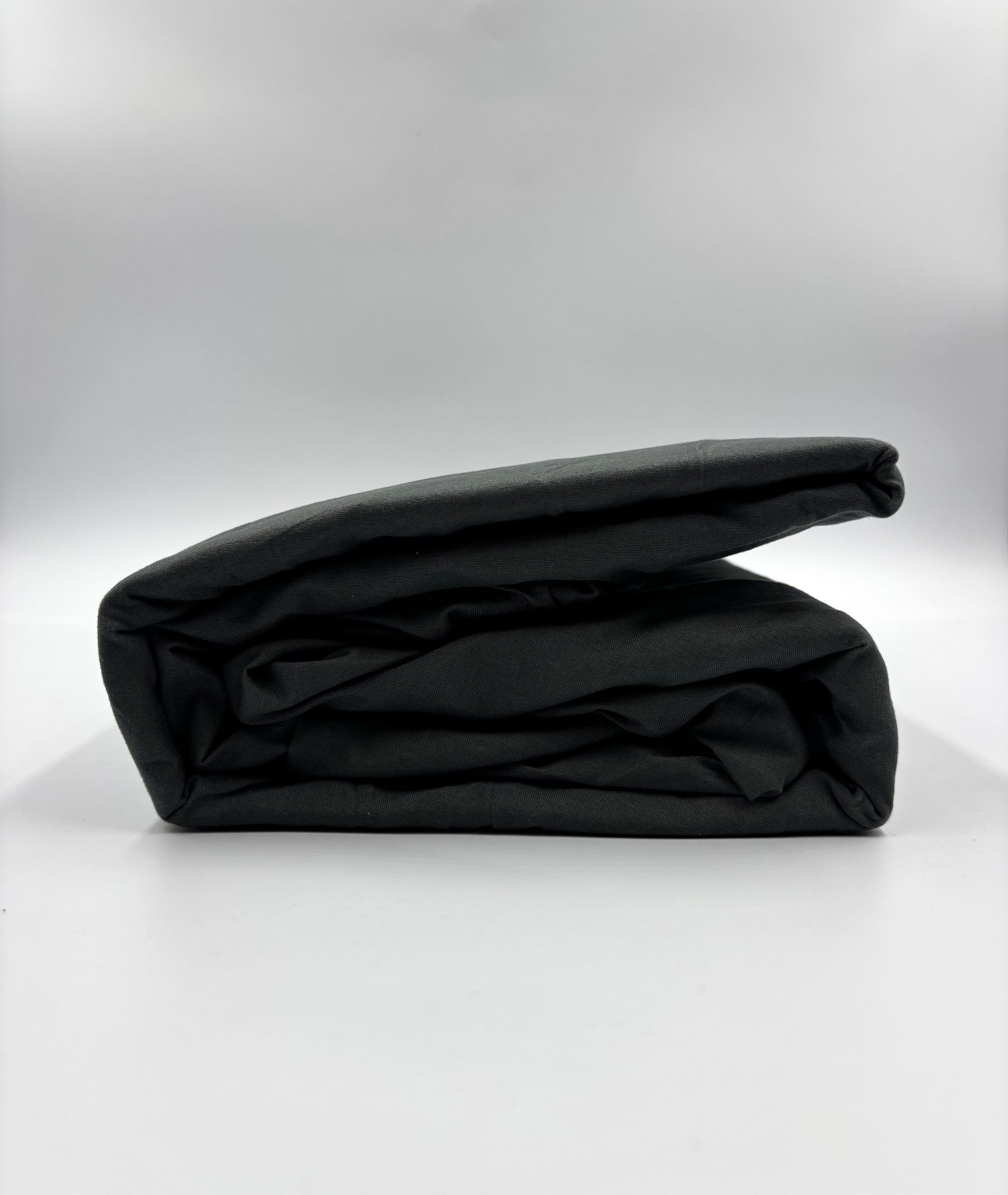 485-1 200×220 Palags ar gumiju by Mylano Exclusive Collection /100% KOKVILNA SATĪNS (tumši pelēks) - Image 1