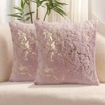 Pūkaina dekoratīva spilvendrāna "Rozs Marmors" 43×43 cm