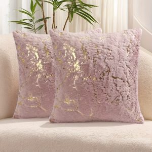 Pūkaina dekoratīva spilvendrāna "Rozs Marmors" 43×43 cm