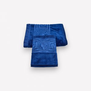 Luks klases vannas dvielis ar Versace simboliku Blue 50×90 cm (vidēja lieluma) - Image 3