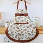 Priekšauts ar ziedu rakstu (brūns)