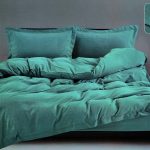 200×220 Luksusa satīna gultas veļas komplekts ar dekoratīvām mežģīnēm, palags ar gumiju (zaļš)