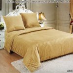 200×220 Premium kvalitātes vienkrasainā gultas veļa LUNA HOME ar palagu– viesnīcu stila elegance, zeltā krāsā