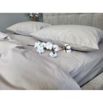 160×200 cm Vienkrāsains palags bez gumijas Milano Comfort Satin (gaiši pelēks)