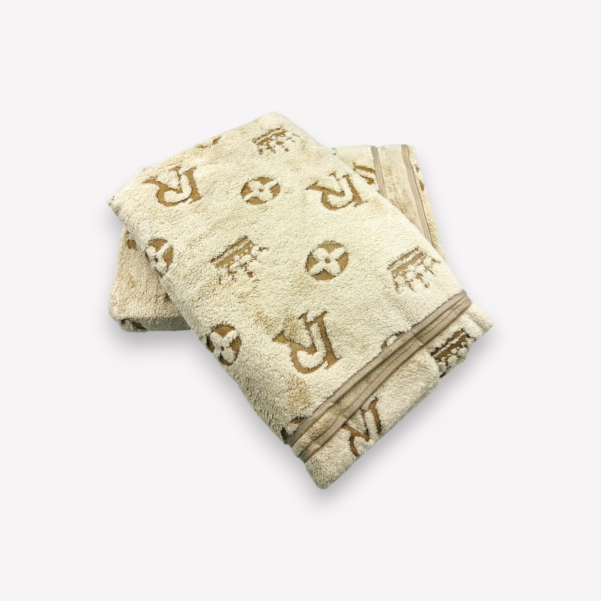978 -1 Luks klases liela izmēra vannas dvielis Louis Vuitton 70×140 cm (bēšs) - Image 1