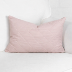 Elegants spilvens Alginta 50×70 cm, ar rāvējsledzēju (tumšā roze)