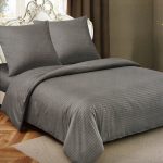 200×220 Premium kvalitātes vienkrasainā gultas veļa LUNA HOME ar palagu– viesnīcu stila elegance, pelēkā krāsā