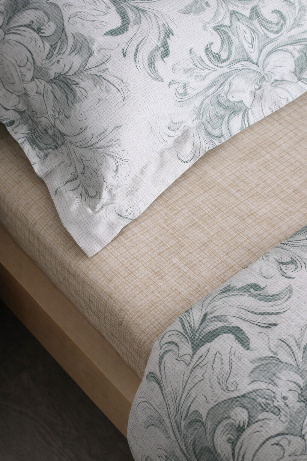486 -1 Palags bez gumijas Milano 220×230 cm - 100% kokvilna satīns (bēšs) - Image 1