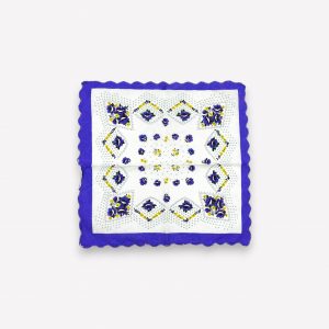 Elegants sieviešu auduma kabatlakatiņš 28×28 cm ar ziediem (violets)
