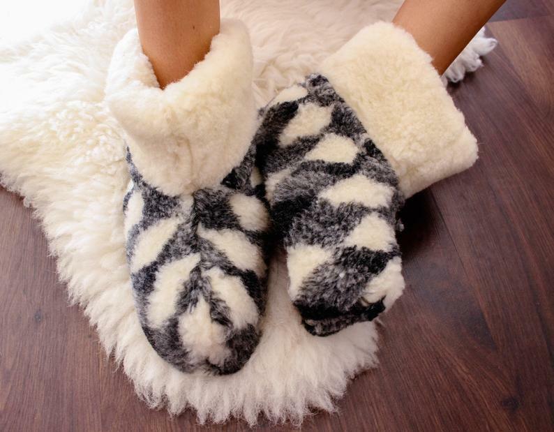1855 (2) Aitas vilnas mājas čības (puszabāki) ar ādas zoli Merino Home WoolBoots - Image 1