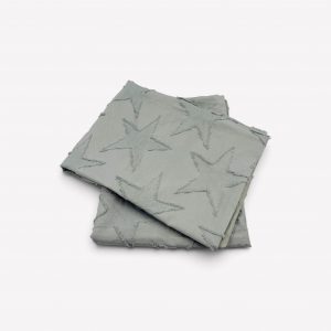 70×80 Spilvendrāna Premium Comfort Satin ar dekoratīvu reljefa rakstu (Gaiši pelēka)