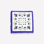 Elegants sieviešu auduma kabatlakatiņš 28×28 cm ar ziediem (zils)