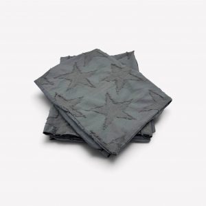70×80 Spilvendrāna Premium Comfort Satin ar dekoratīvu reljefa rakstu (tumši pelēka)